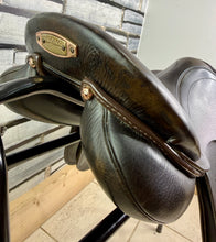 Load image into Gallery viewer, 17 1/2” 30/MW Stubben Roxanne GP/Jump Saddle -Brown- Diamonte &amp; Patent Trim 2025