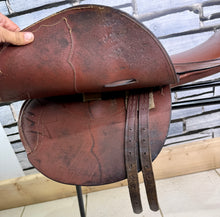 Load image into Gallery viewer, 17” Futurity Full Tree Racing Saddle - Tan - Soft Foam Panels