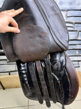 Load image into Gallery viewer, 18” 28.5 (M) Kloster Schonthal Pandur GP Saddle - Brown