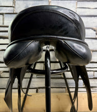 Load image into Gallery viewer, 18” Medium Ideal Suzannah Dressage Saddle - Black