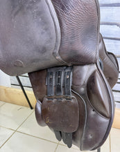 Load image into Gallery viewer, 17” MW Kieffer N. Koof FL Jump Saddle - Brown