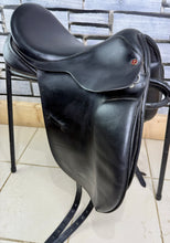 Load image into Gallery viewer, 17 1/2” Medium Spalding Britanica Elite Dressage Saddle - Black