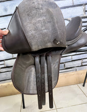 Load image into Gallery viewer, 15” XW Changeable Gullet Wintec Pony GP Saddle - Brown - Flocked