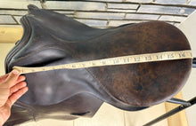 Load image into Gallery viewer, 17” XW English GP Saddle - Brown