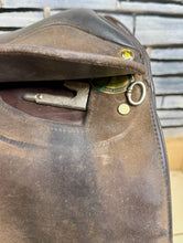 Load image into Gallery viewer, 16” MW-Wide Fylde Hayden Show/Working Hunter Saddle -Brown- Suede Top