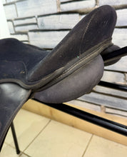 Load image into Gallery viewer, 17” XXW Thorowgood Maxam GP Saddle - Black - Extra Extra Wide -
