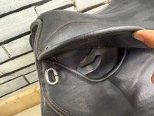 Load image into Gallery viewer, 17 1/2” XXW Thorowgood Griffin Cob GP Saddle - Black - Extra Wide - Flat Tree - 4 Straps