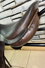 Load image into Gallery viewer, 17” MW Pariani Close Contact Jump Saddle - Brown