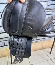 Load image into Gallery viewer, 16” Wide Albion Selecta Pony GP/Jump Saddle - Brown