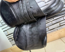 Load image into Gallery viewer, 17-17 1/2” MW Henri De Rivel Jump Saddle - Black
