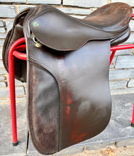 Load image into Gallery viewer, 16 1/2” MW Oakfield WH/VSD Saddle - Brown