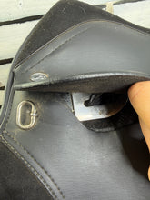 Load image into Gallery viewer, 16 1/2” Wide-XW Changeable Gullet Thorowgood Long Leg Pony GP Saddle -Black- Flocked