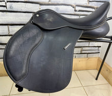 Load image into Gallery viewer, 17 1/2” Wide/Changeable Gullet Wintec 500 GP Saddle - Black
