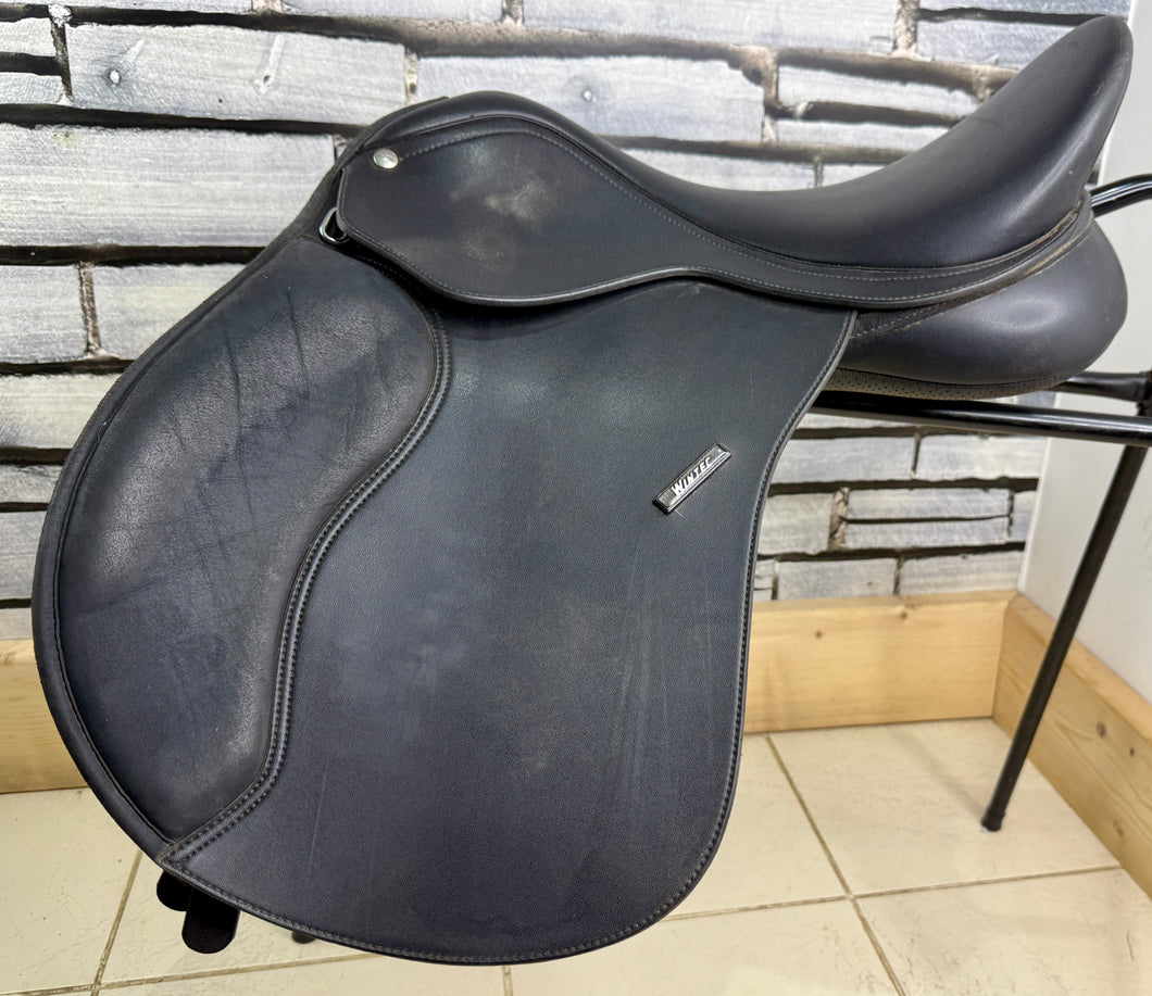 17 1/2” Wide/Changeable Gullet Wintec 500 GP Saddle - Black