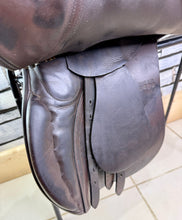 Load image into Gallery viewer, 17” Medium Kings Saddley VSD Saddle - Brown
