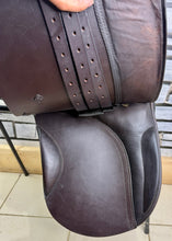 Load image into Gallery viewer, 16 1/2” Medium Colt Saddlery WH Saddle -Brown- Show Hack/ROR