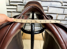 Load image into Gallery viewer, 16”-16 1/2” Medium (33) Prestige Roma Jump Saddle - Brown