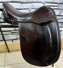 Load image into Gallery viewer, 17” Wide Jeffries Stamford WH Saddle - Brown