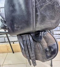 Load image into Gallery viewer, 17 1/2” Medium Albion Legend Jump Saddle - Black