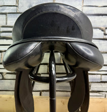 Load image into Gallery viewer, 18” Medium Albion SLK II Adjusta LH Dressage Saddle - Black