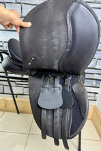 Load image into Gallery viewer, 17 1/2” Wide/Changeable Gullet Wintec 500 GP Saddle - Black