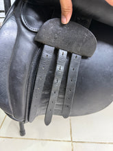 Load image into Gallery viewer, 17 1/2” Wide-XW Jeffries Falcon English Event GP Saddle - Black