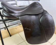 Load image into Gallery viewer, 17 1/2” MW/Fit 2 Lavinia Mitchell Jump Saddle - Brown