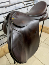 Load image into Gallery viewer, 17-17 1/2” Wide Excelle English GP Saddle - Brown