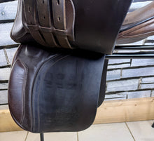 Load image into Gallery viewer, 17 1/2” Wide Ideal VSD/WH English Saddle - Brown - Working Hunter Cob - Part Suede