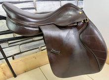 Load image into Gallery viewer, 17” MW Heritage Close Contact Jump Saddle - Brown