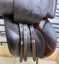 Load image into Gallery viewer, 17 1/2” Wide R&amp;R Ideal Event/Grandee Saddle - Brown