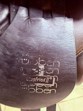 Load image into Gallery viewer, 17 1/2” B/29 (Medium) Stubben Siegfried II Jumping/XC Saddle - Brown