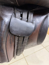 Load image into Gallery viewer, 17” Wide Farrington/Shires GP Saddle - Brown