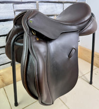 Load image into Gallery viewer, 17” Wide Ideal 1350 GP Saddle - Brown