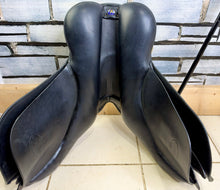 Load image into Gallery viewer, 17” Medium/Changeable Gullet Bates Caprilli GP Saddle - Black Leather