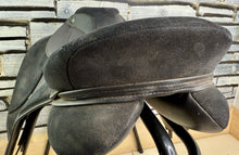 Load image into Gallery viewer, 17” Narrow Thorowgood Griffen High Wither GP Saddle-Black