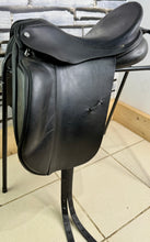 Load image into Gallery viewer, 17 1/2” Medium Albion Platinum Ultima Genesis Dressage Saddle - Black