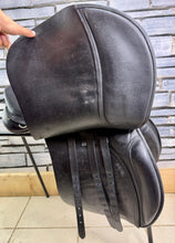 Load image into Gallery viewer, 18 1/2” Medium Hayes GP/Jump Gents English Hunting Saddle - Black