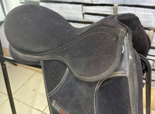 Load image into Gallery viewer, 16” Hi-Lite Elite Pony Dressage Saddle - Black