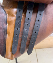 Load image into Gallery viewer, 17 1/2” 32/Wide Stubben Tristan Show/Working Hunter Saddle - Brown - Lightly Used