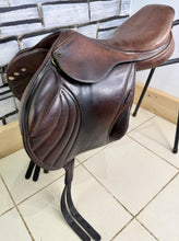 Load image into Gallery viewer, 17 1/2” Wide Paramount Monoflap Jump Saddle - Brown