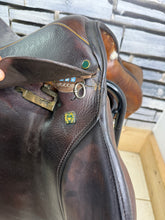 Load image into Gallery viewer, 17” 30 (MW) Stubben Siegfried GP Hunting Saddle - Brown - Suede Knees