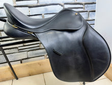 Load image into Gallery viewer, 17” Medium/Changeable Gullet Bates Caprilli GP Saddle - Black Leather