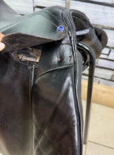 Load image into Gallery viewer, 16 1/2 - 17” XW Cob GP Saddle - Black Leather - Extra Wide