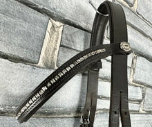 Load image into Gallery viewer, S/H Schockemohle Dressage Bridle -Padded Nose- Brown -Full