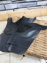 Load image into Gallery viewer, S/H Wow Foregirth Saddle Attachment - Black