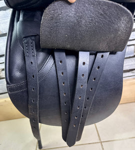 16 1/2” XXW Geoffrey Gibson English Cob GP Saddle - Black