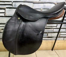 Load image into Gallery viewer, 18” 28 (MN) Stubben Siegfried C.S. Jump Saddle - Brown