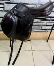 Load image into Gallery viewer, 17” Medium - MW Equipe Expression Monoflap Jump Saddle - Brown