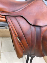 Load image into Gallery viewer, 17” Medium Butet Monoflap Cross Country Jump Saddle - Brown/Tan